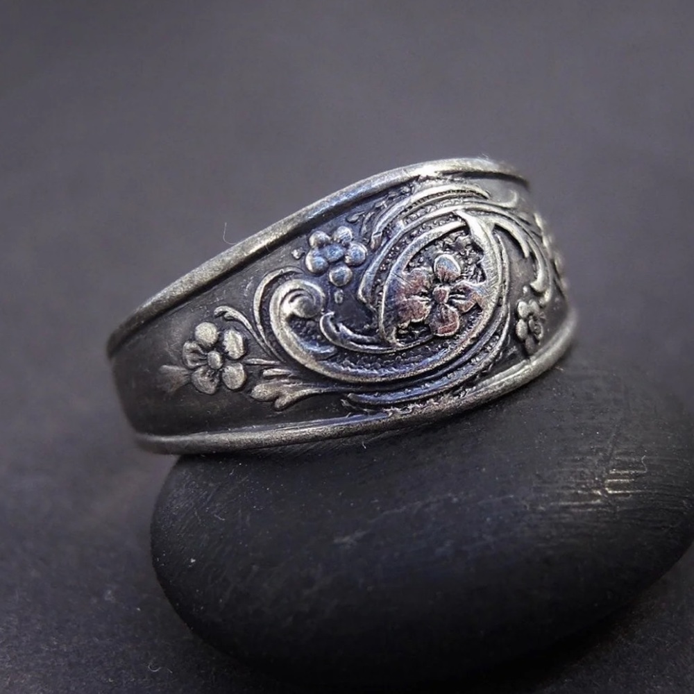 Vintage Silver Folk Floral Engraved Band Ring Dark Floral - Picture 2 of 5